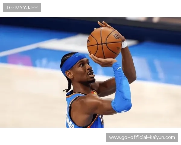 亚历山大急停中距离稳稳命中雷霆气势不减 亚历山大急停中距离稳稳命中雷霆气势不减