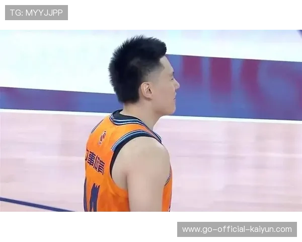 CBA上海外线三分雨主场拉开比分差距 CBA上海外线三分雨主场拉开比分差距