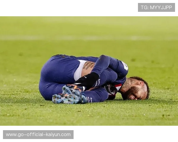 内马尔精妙脚步完成华丽过人：从球场到日常的节奏艺术